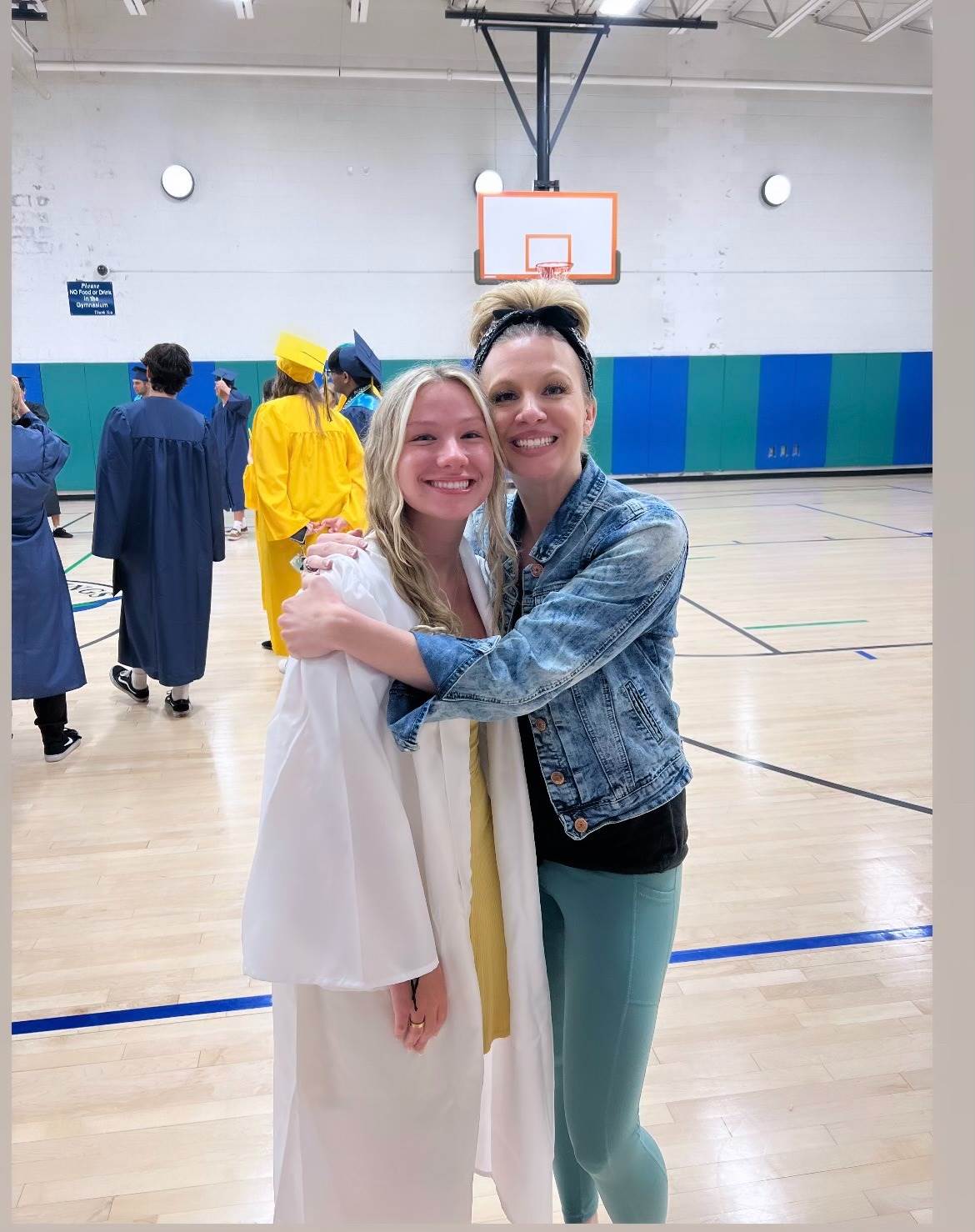 senior walk photo Geralyn daughter
